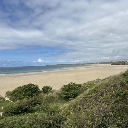 Cozy Coastal Lodge In Hayle Bagian luar foto