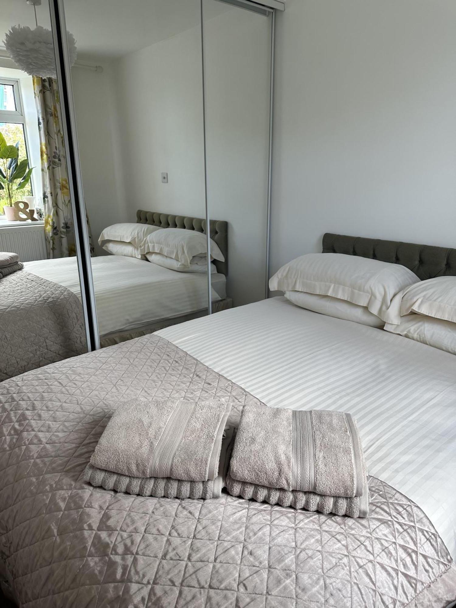 Cozy Coastal Lodge In Hayle Bagian luar foto