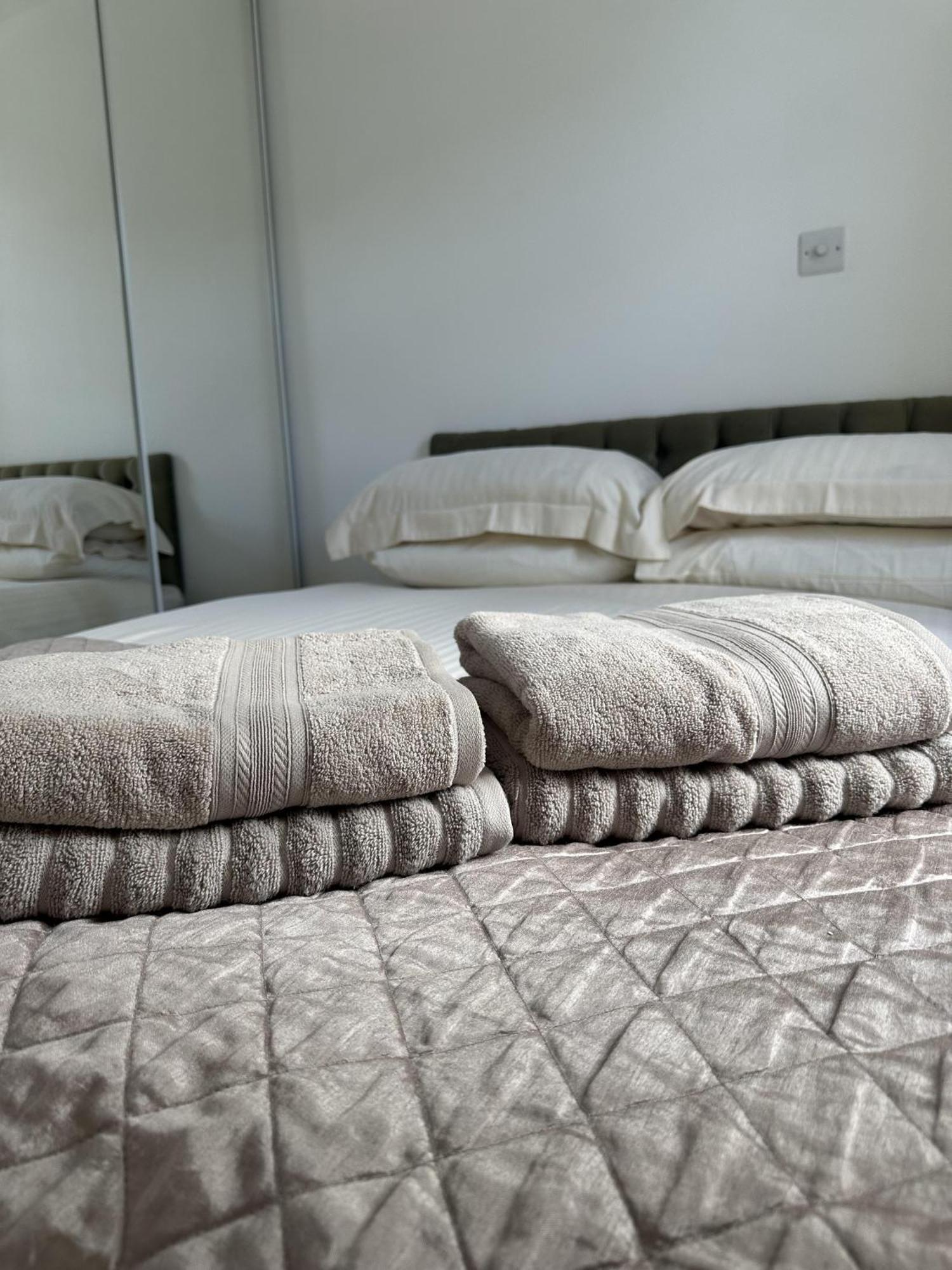 Cozy Coastal Lodge In Hayle Bagian luar foto