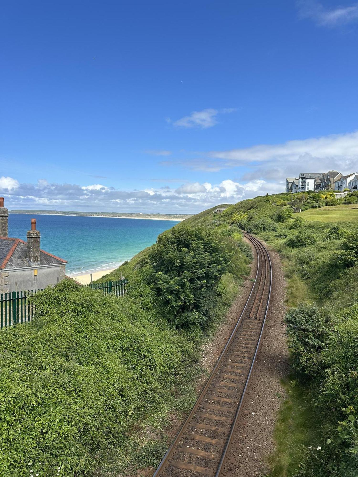 Cozy Coastal Lodge In Hayle Bagian luar foto